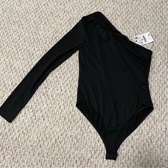 Zara asymmetrical bodysuit - Picture 4 of 4
